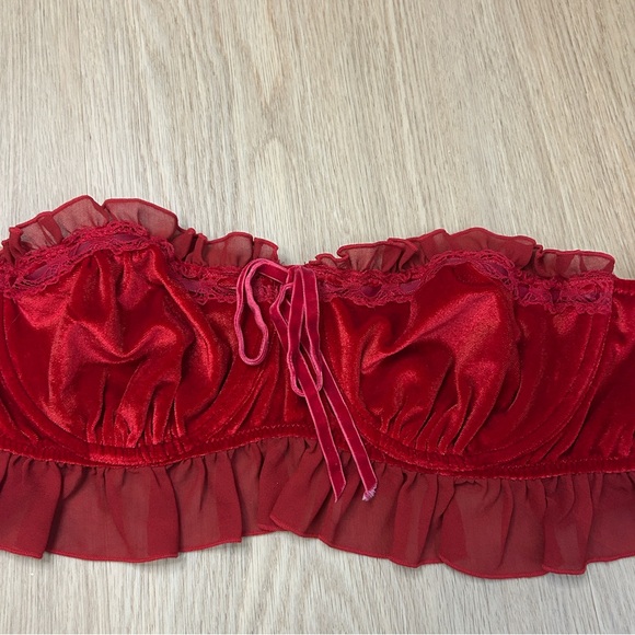 Urban Outfitters Out From Under Velvet & Ruffle Off Shoulder Bra Top XL - Picture 5 of 7